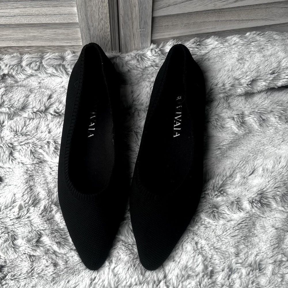 Vivaia Flats Sz 38.5/7.5 (US)